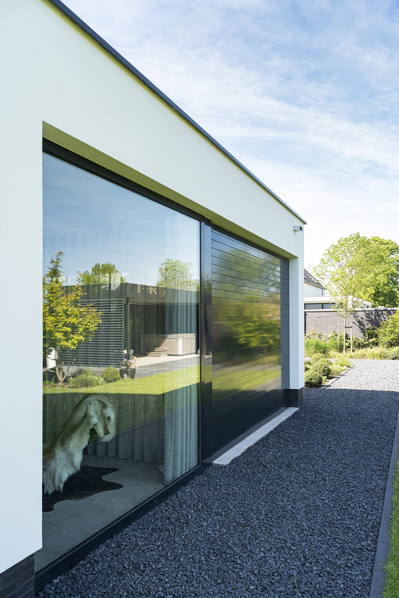 Lamellenwand gesloten stand aanbouw woning