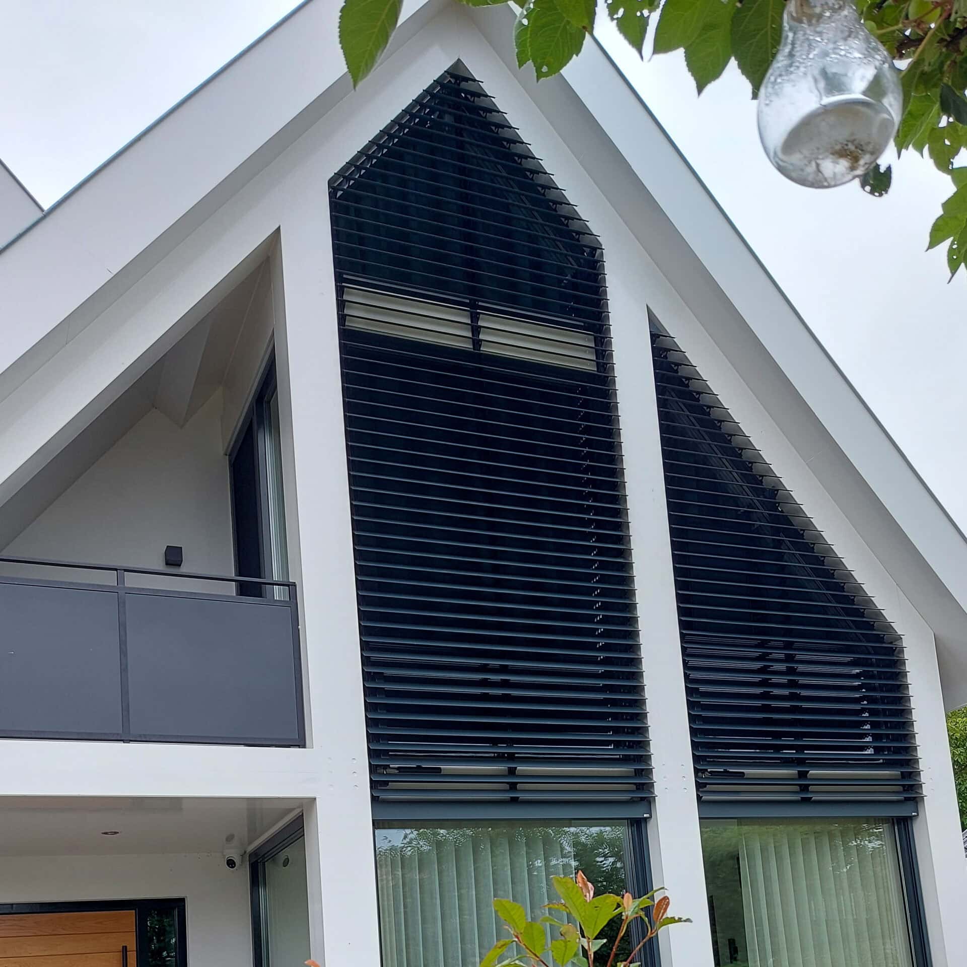 Kantelbare lamellen in 2 speciale raamvormen