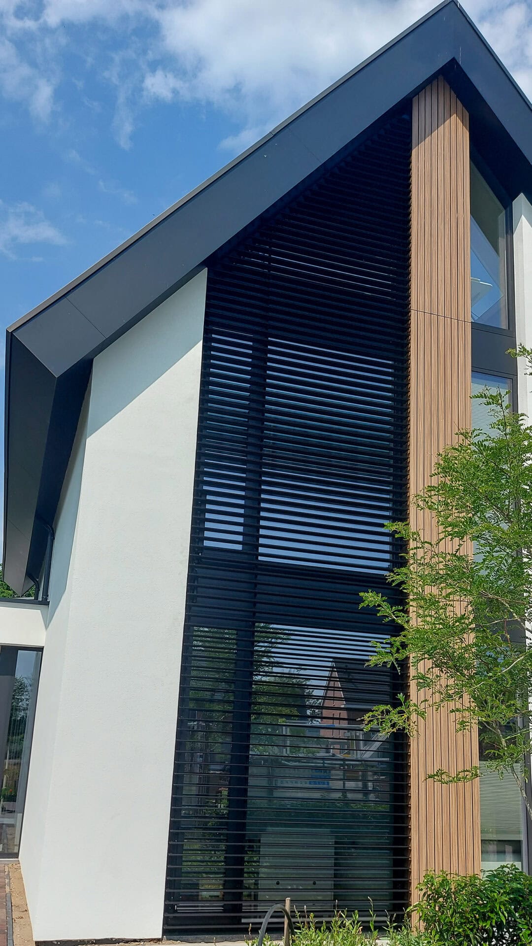 Kantelbare lamellen vanaf de grond tot in de nok