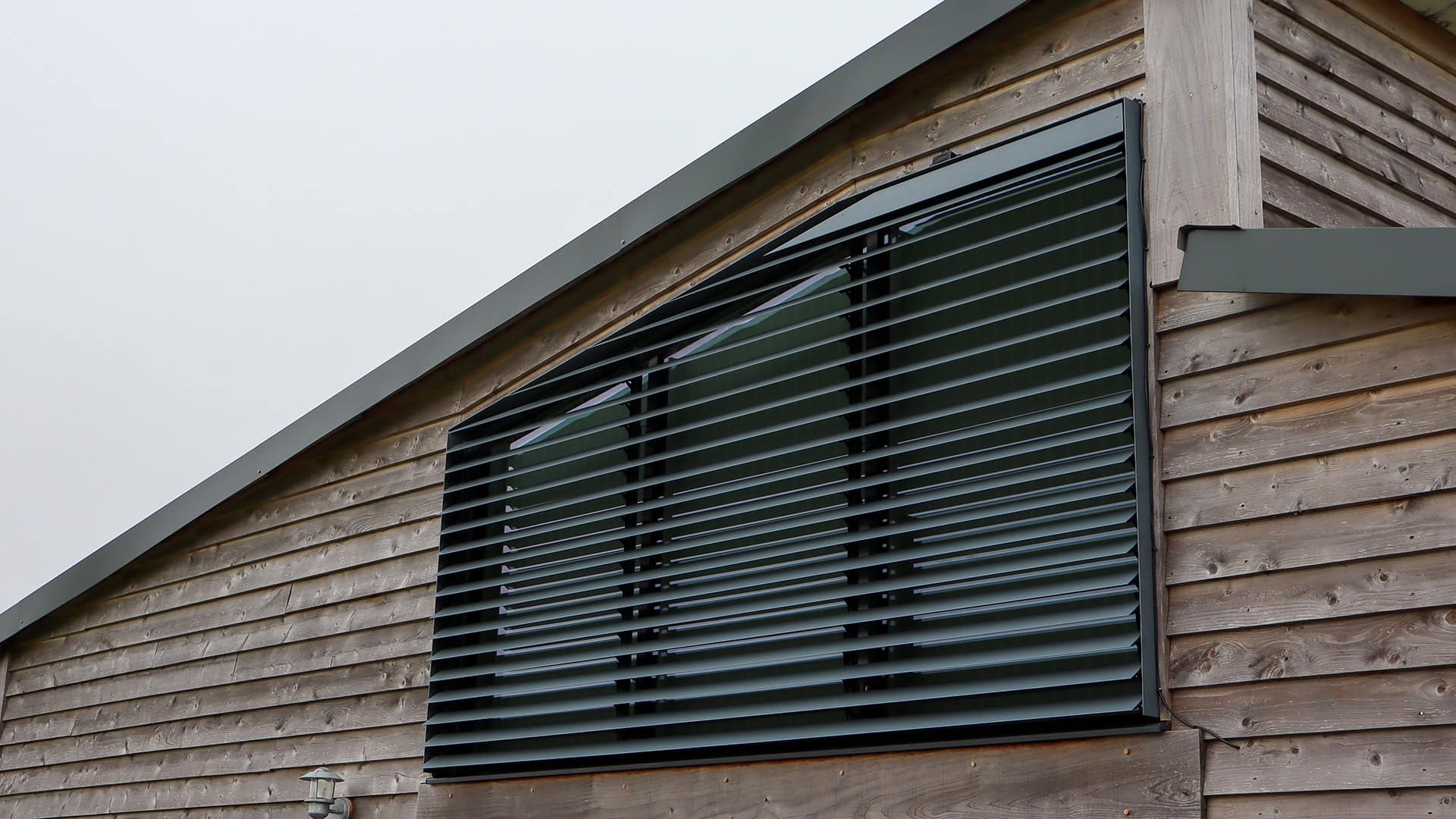 Half open lamellen in trapezium vorm