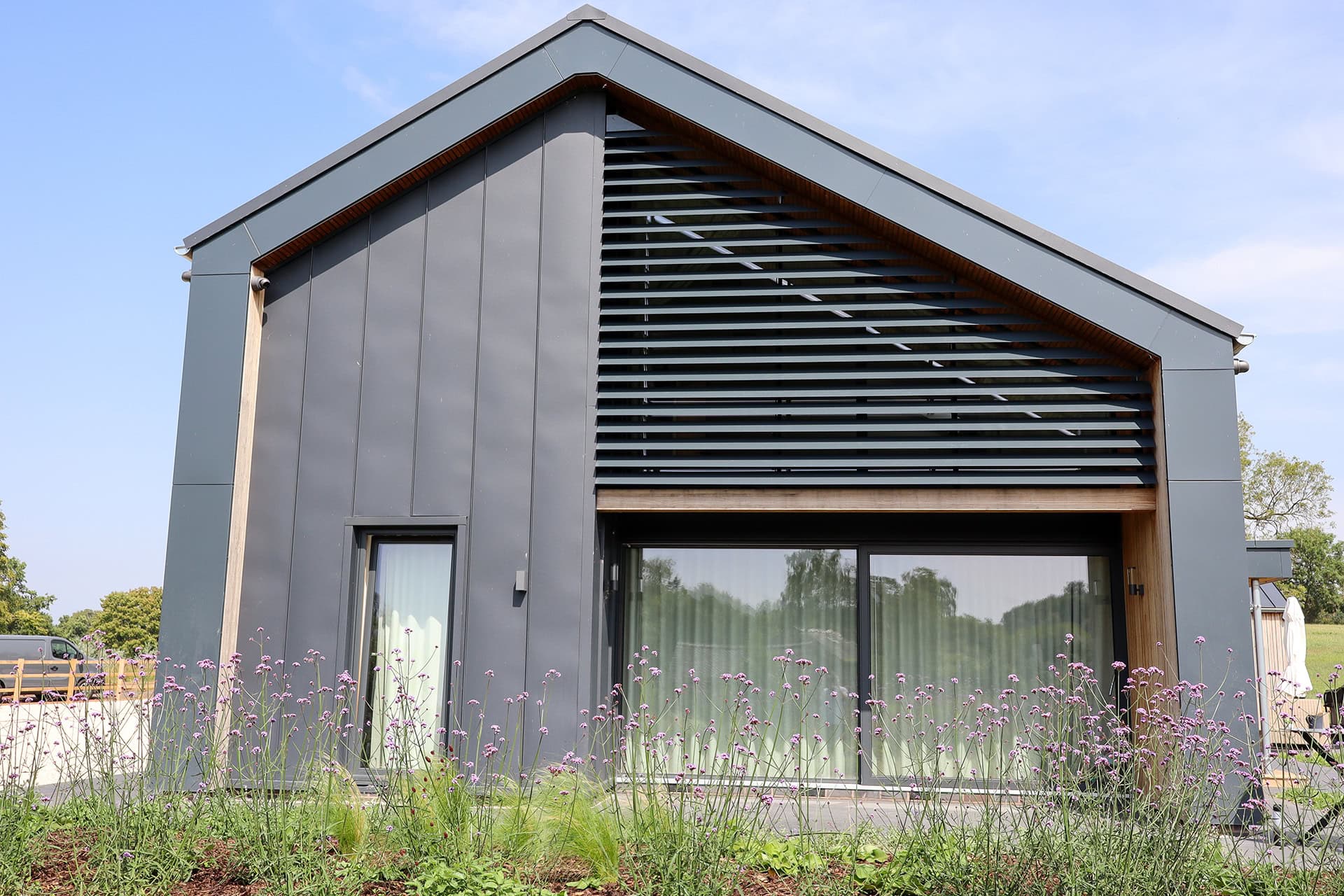 lamellen in driehoekig raam