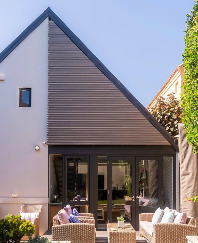 Driehoekig lamellen systeem voor residentie in West-Australia